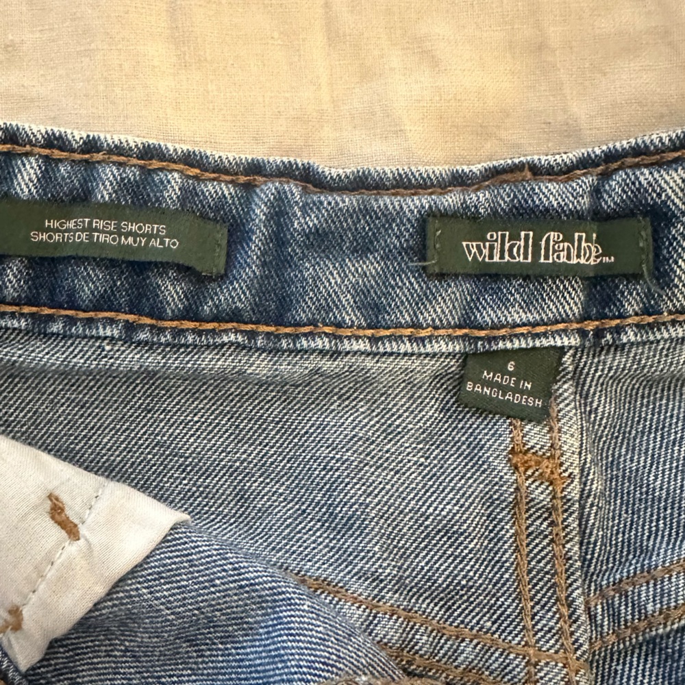 Wild fable cut off distressed high waisted denim shorts - Picture 3 of 4
